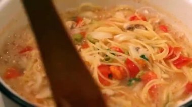 makarna yemek pişirme