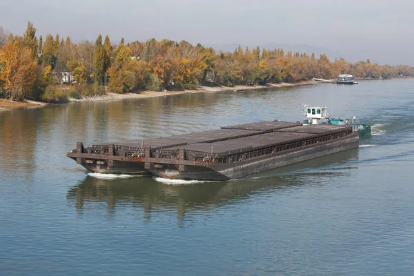 Binnenvaartschip van boven — Stockfoto