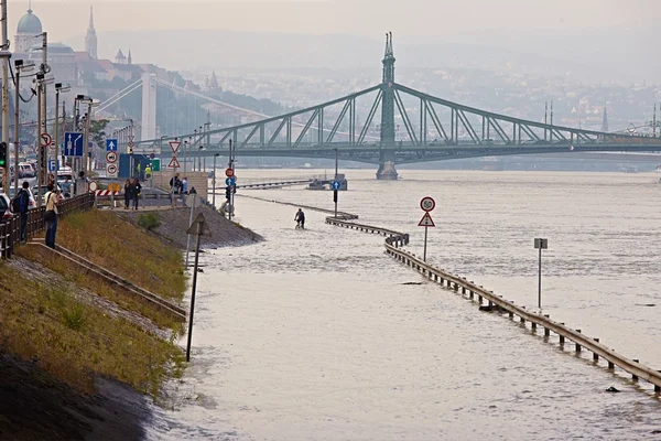 Overstroomd quay side — Stockfoto