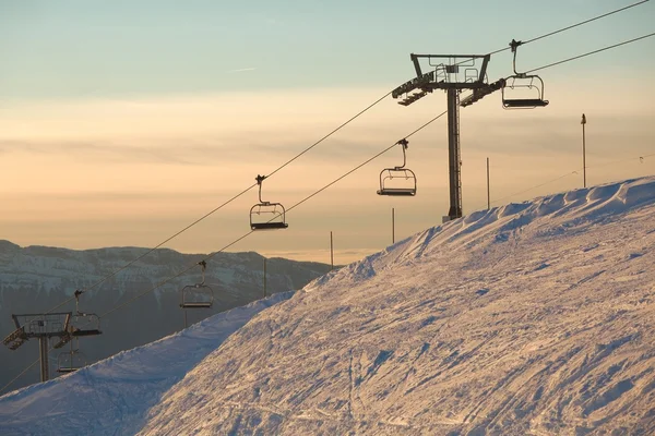 Ascenseur de ski après-midi — Photo