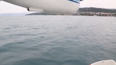 Deniz uçağı iniş