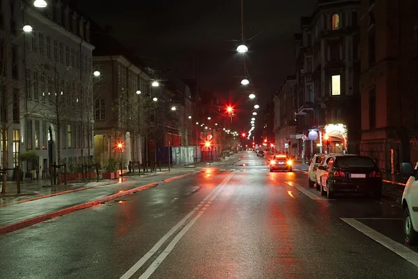 Rue urbaine la nuit — Photo