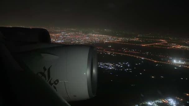 Flyger på ett plan på natten, jetmotorer — Stockvideo