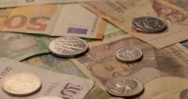 Birçok ülkeden Para Banknotları ve Paralar