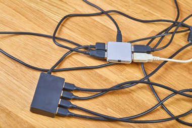 Usb merkezleri ve kabloları