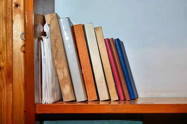 Books on a shelf — Stock Photo, Image