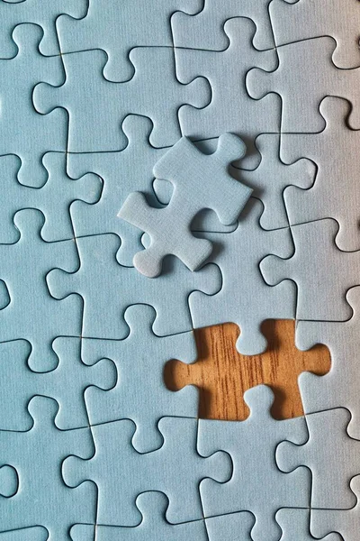 Jigsaw fondo del rompecabezas, casi terminado — Foto de Stock