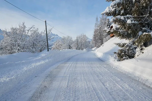 Winter Road in a Village — Stock Photo, Image