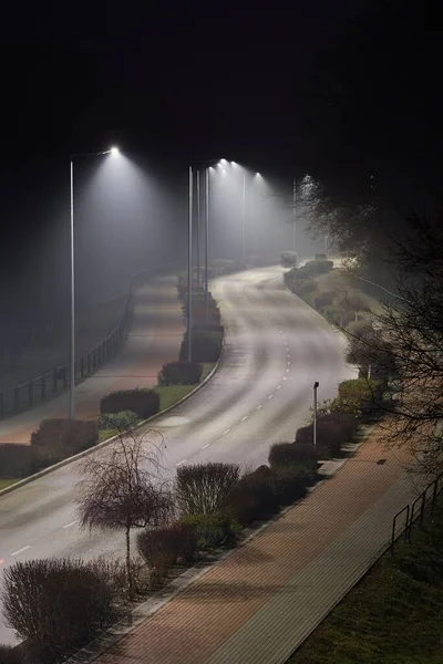 Foggy Road la nuit — Photo