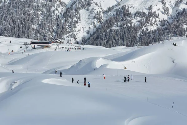 Pistes de ski depuis le sommet — Photo