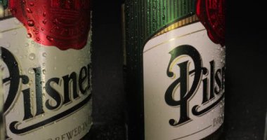Pilsner Urquell sonda mercekli bira kutuları