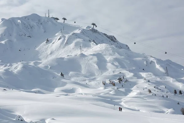 Tepeden kayak pistleri — Stok fotoğraf