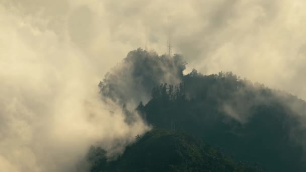 Felhők mozognak az Andokban — Stock videók