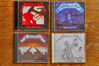 İlk albümlerin Metallica CD koleksiyonu