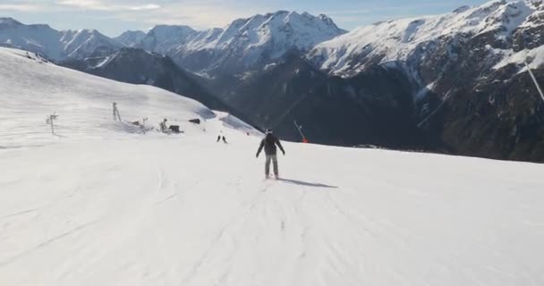 Skier follow shot — Stock Video