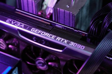 Geforce RTX 3090 Nvidia GPU grafik kartı oyun bilgisayarı yapılandırması içinde