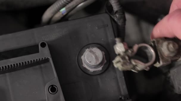 Автомобільна батарея з'єднує кабельний термінал — стокове відео