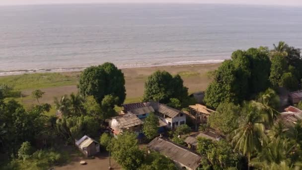 Pacific Coast Village Avec forêt tropicale en Colombie — Video