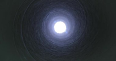 Işığa doğru tüp hareketi