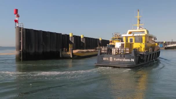 Port Authority ship returning to dock — Stock Video