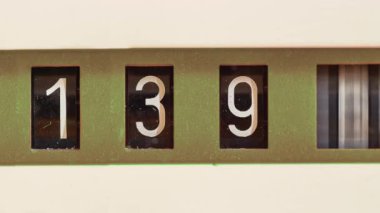 4 basamaklı mekanik sayaç dönüşü