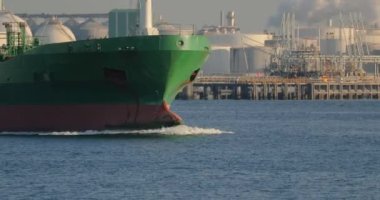 Kargo gemisi ampullü yay