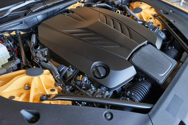 Car Engine Bay, potężny sportowy coupe V8 — Zdjęcie stockowe