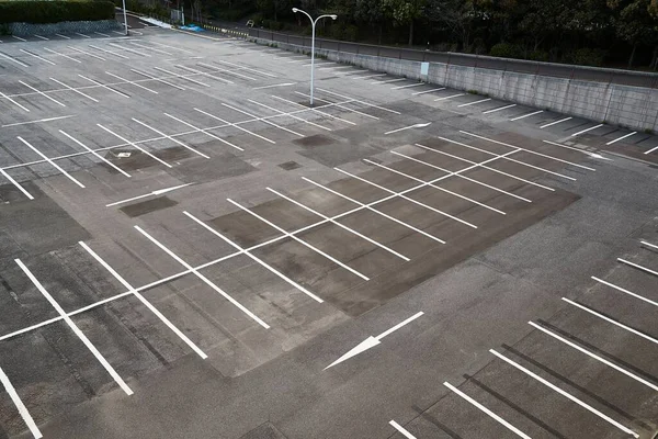 Plazas de aparcamiento vacías — Foto de Stock