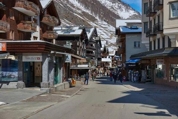 Zermatt sokakları, İsviçre — Stok fotoğraf
