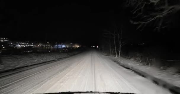 Winter verschneite Nachtfahrt — Stockvideo