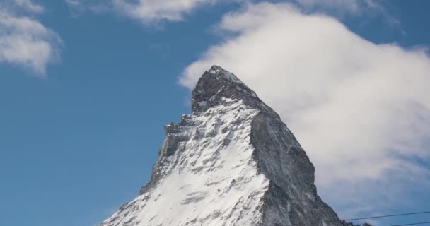 Matterhorn vinter landskap med moln rör sig — Stockvideo