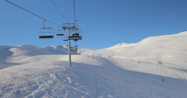Ski lift ascend — Stock Video