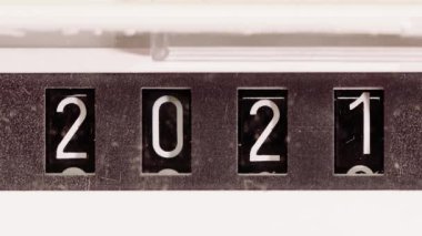 Yeni yıl 2022 Mekanik bir tezgahta