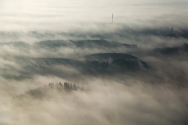 多雾的风景 — 图库照片