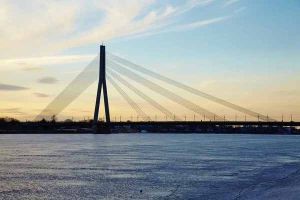 Riga'da köprü — Stok fotoğraf