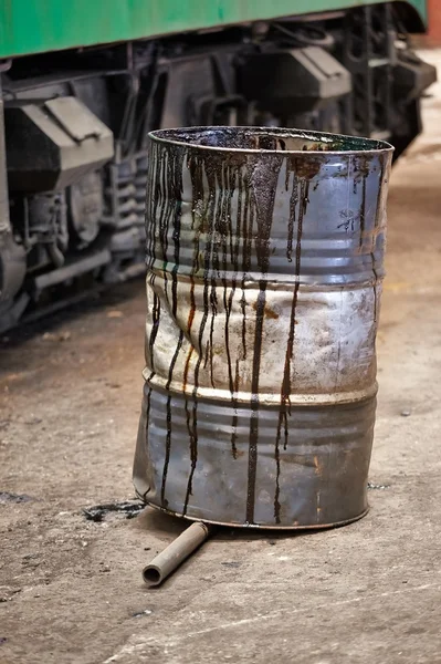 Oil barrel in a garage — Stock Photo, Image