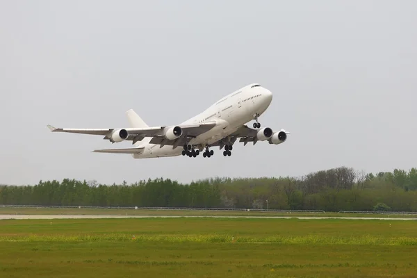 Avión despegando — Foto de Stock