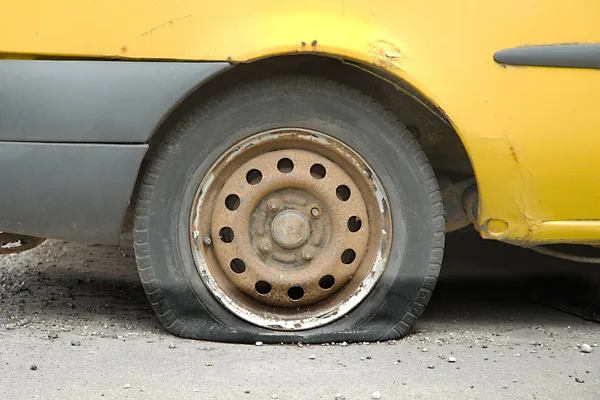 Flat Tire — Stock Photo, Image