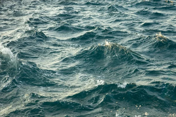 Ondas tormentosas — Foto de Stock