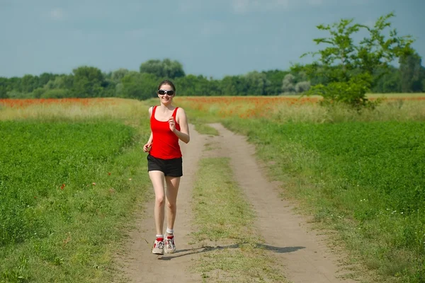 Jogging no campo — Fotografia de Stock