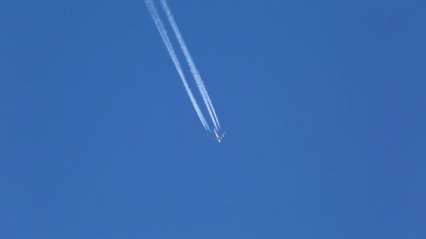 飛行機飛行機雲 — ストック動画