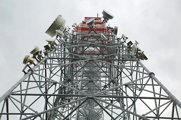 Torre do transmissor mastro — Fotografia de Stock