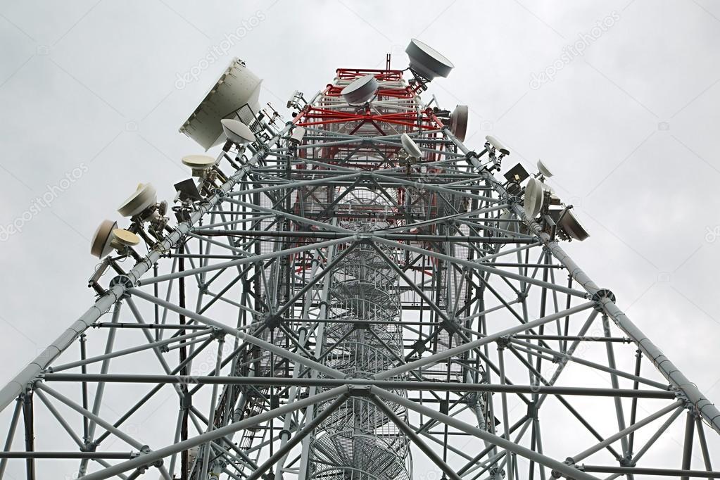 Transmitter tower mast
