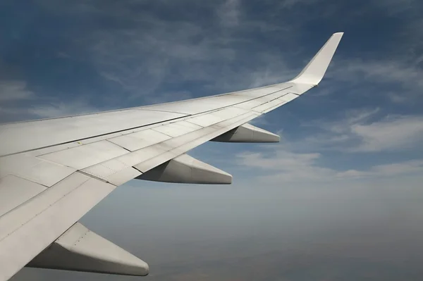 Volando con asiento de viuda —  Fotos de Stock