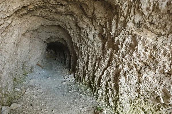 Тунель в камені — стокове фото