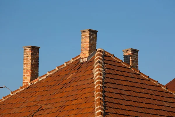 Schornsteine an einem Haus — Stockfoto