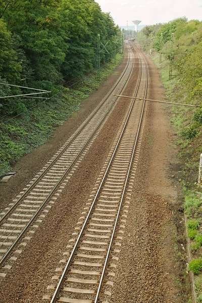Железнодорожные пути на расстоянии — стоковое фото