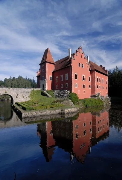 Κάστρο κόκκινο Lhota. Δημοκρατία της Τσεχίας — Φωτογραφία Αρχείου