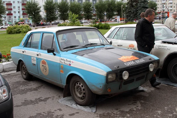 PERM, RUSSIE - 29 JUIN 2016 : Les voitures sont dans la ville après l'nex — Photo