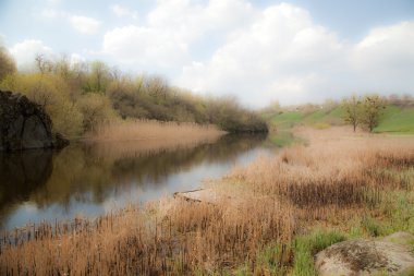 Nehrin kayalık tepelerde manzara